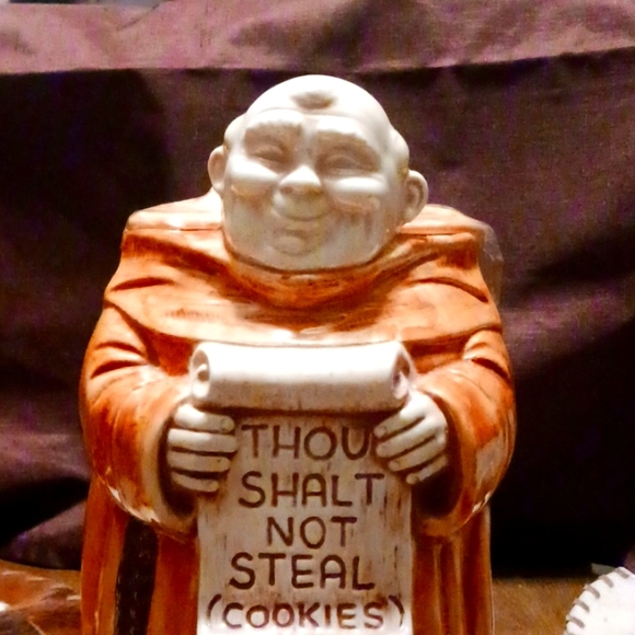 Vintage Treasure Craft cookie jar. - Picture 1 of 6